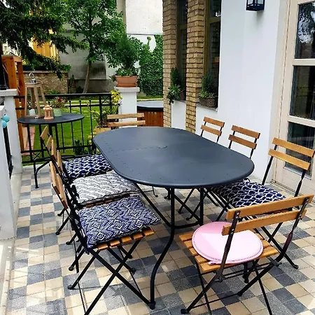 Belvarosi Kerteshaz Holiday home