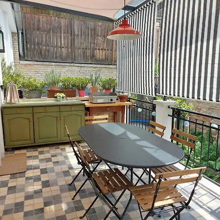 Belvarosi Kerteshaz Holiday home Keszthely